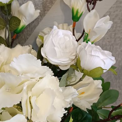 Квіткова композиція для кладовищаTgdecor біла велика 107 ручної роботи